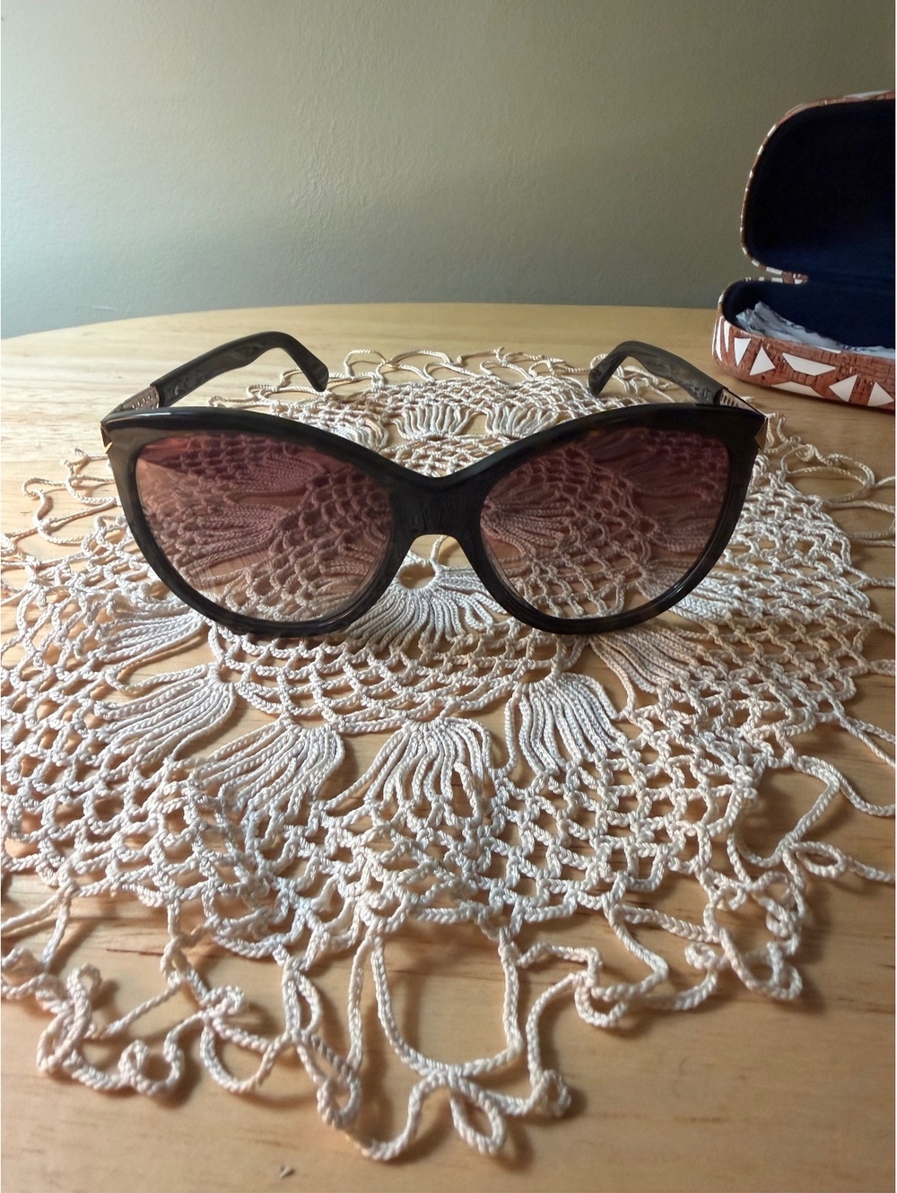 Stella & Dot Parker Sunglasses with Case
